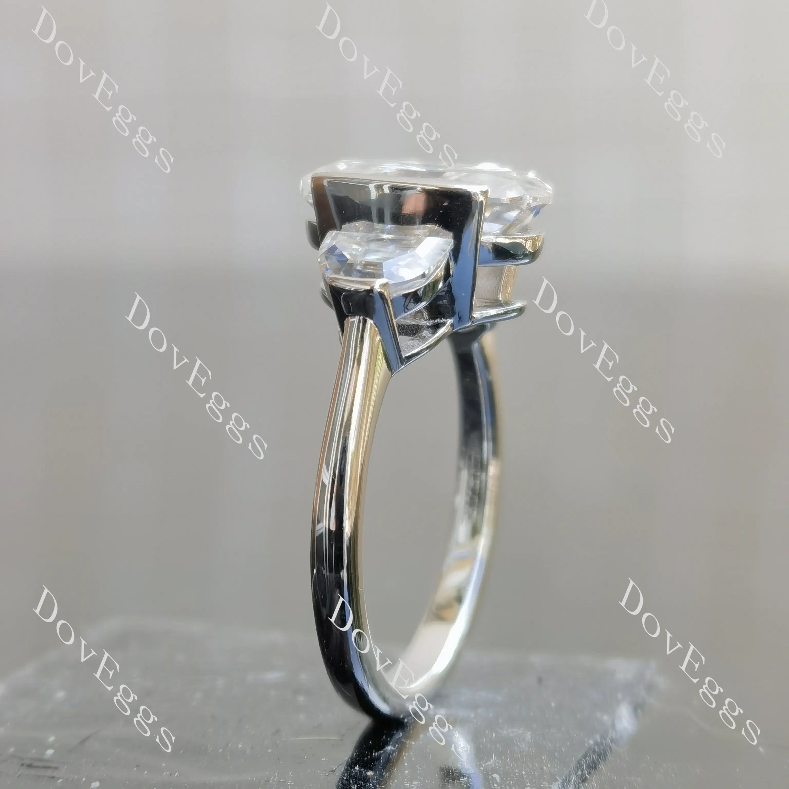 Oval three stones moissanite engagement ring| DovEggs