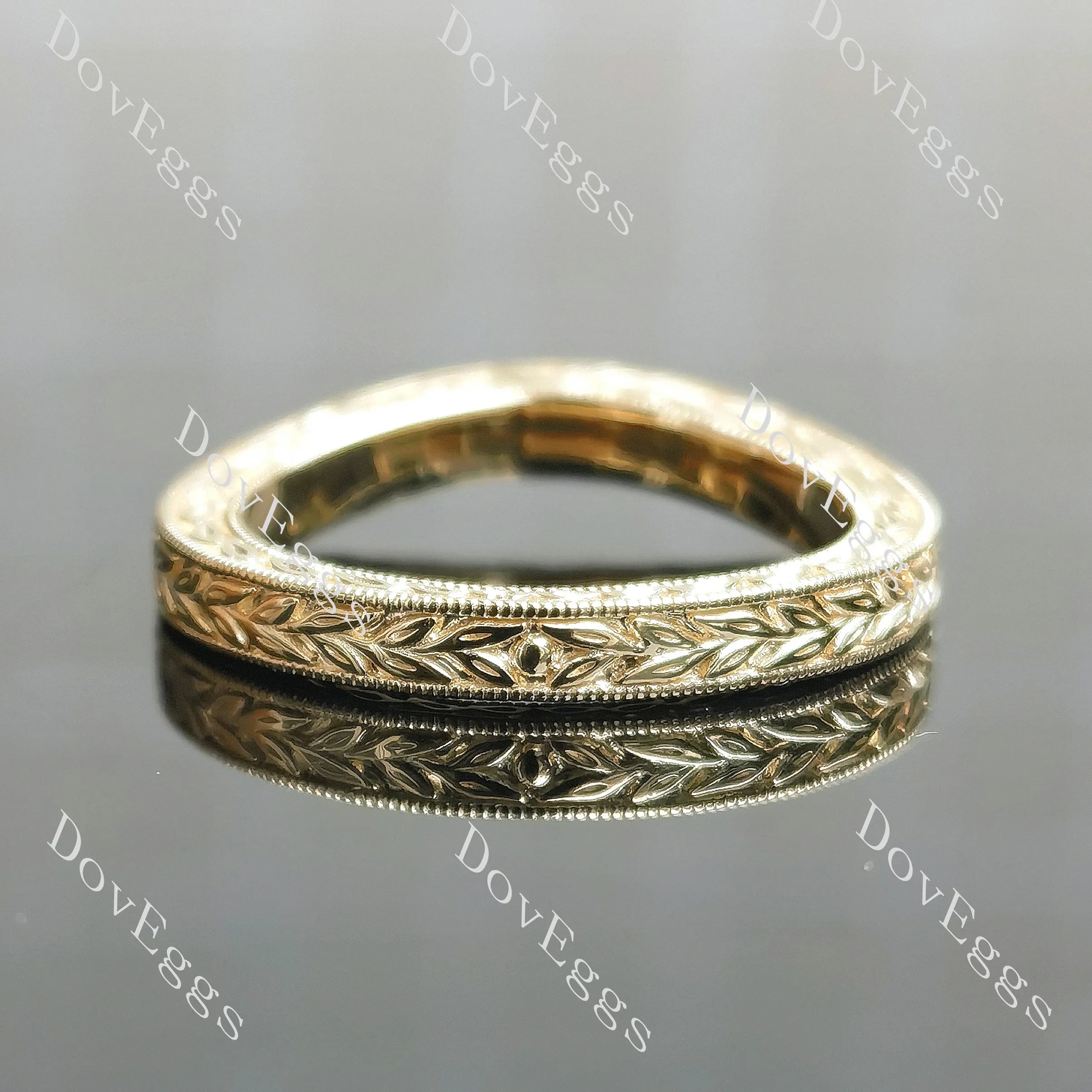 Beth's golden vintage-Carved plain wedding band-2.5mm band width| DovEggs