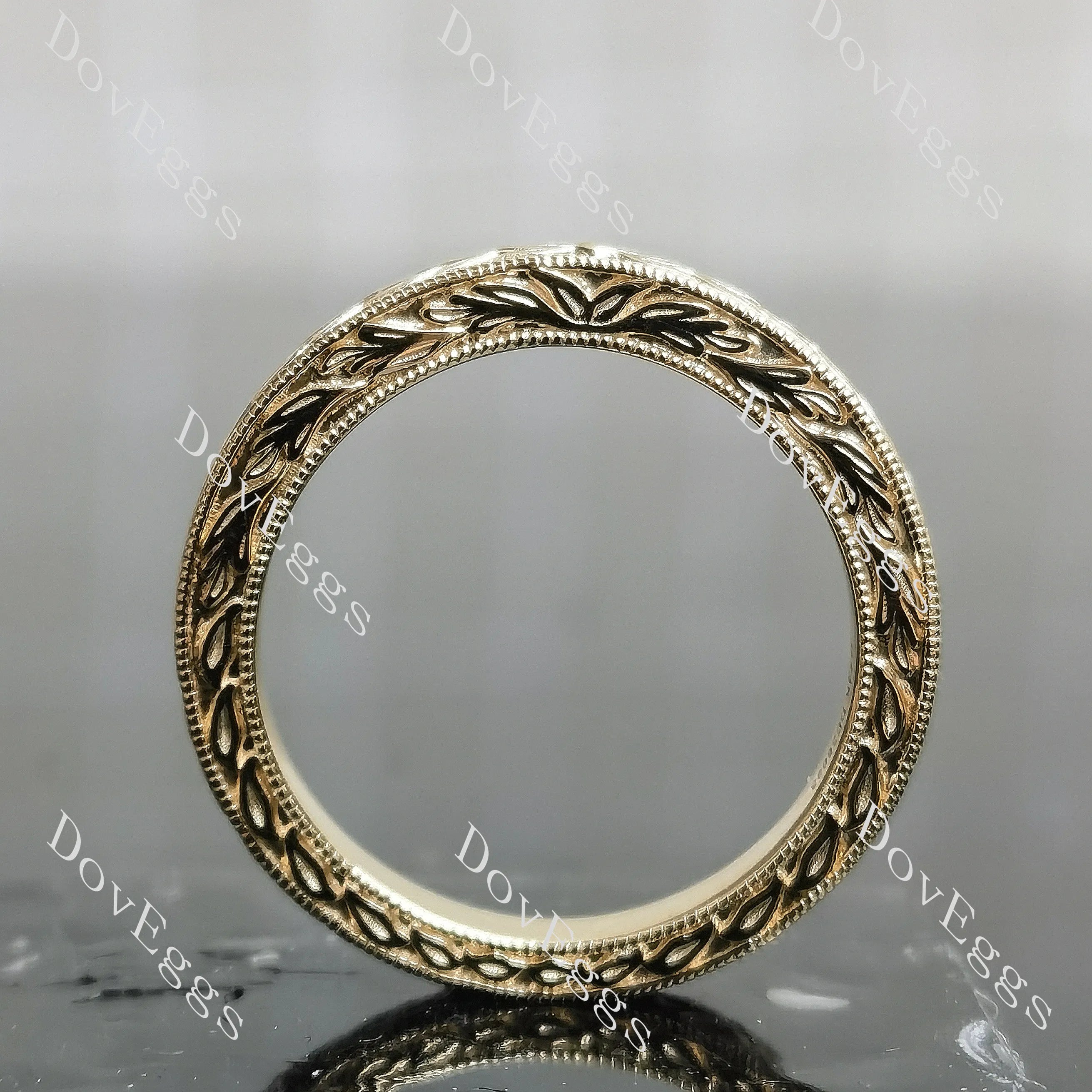 Beth's golden vintage-Carved plain wedding band-2.5mm band width| DovEggs