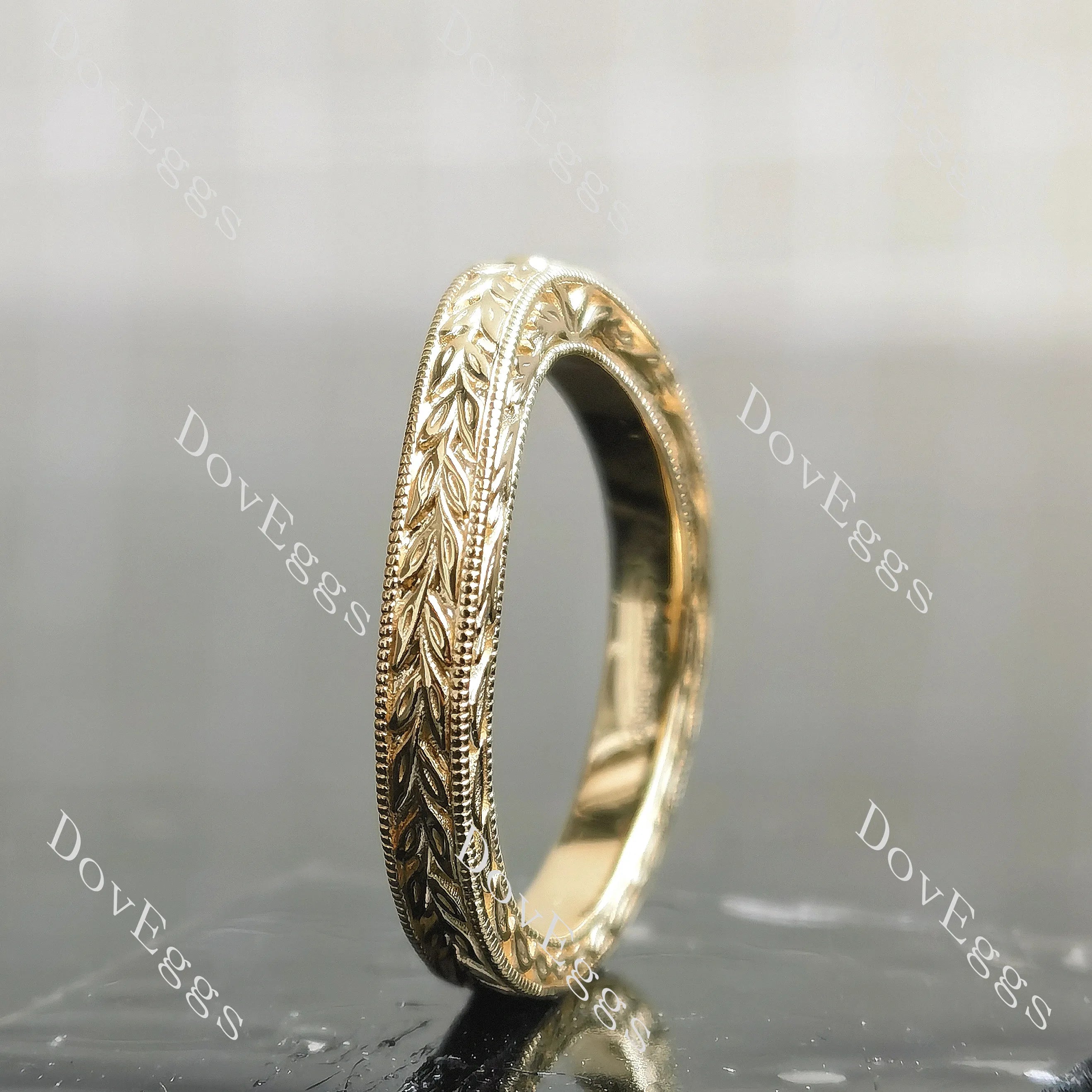 Beth's golden vintage-Carved plain wedding band-2.5mm band width| DovEggs