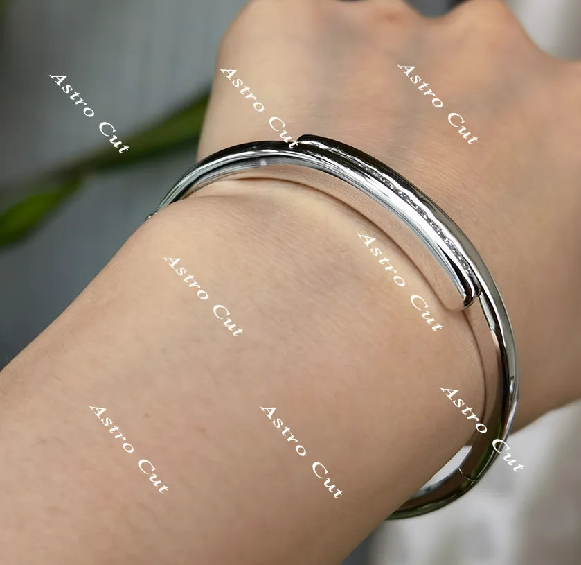 Doveggs round moissanite/lab grown diamond bangle for women