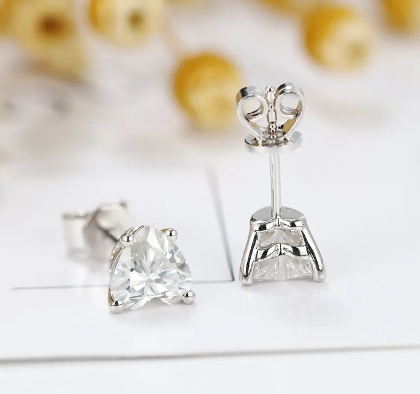 Doveggs heart shape moissanite stud earring for women