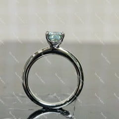 (size 4) Doveggs sterling silver 1ct emerald moissanite engagement ring