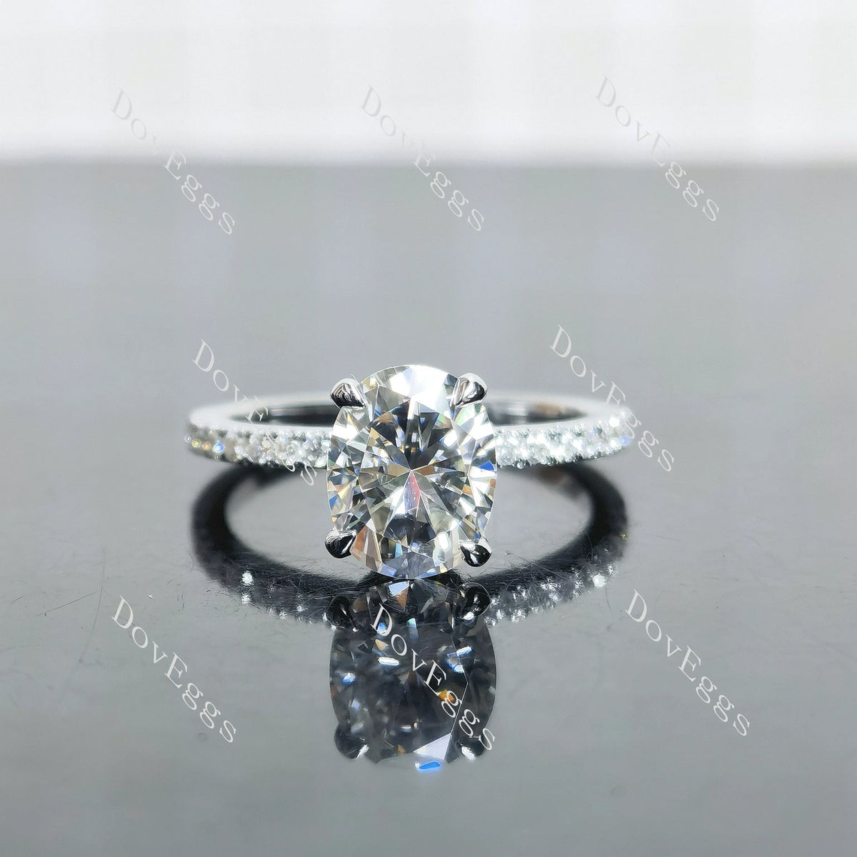 (size 7) Doveggs sterling silver 2ct Oval moissanite engagement ring
