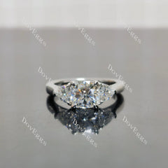 (size 4) Doveggs sterling silver 1ct cushion moissanite engagement ring