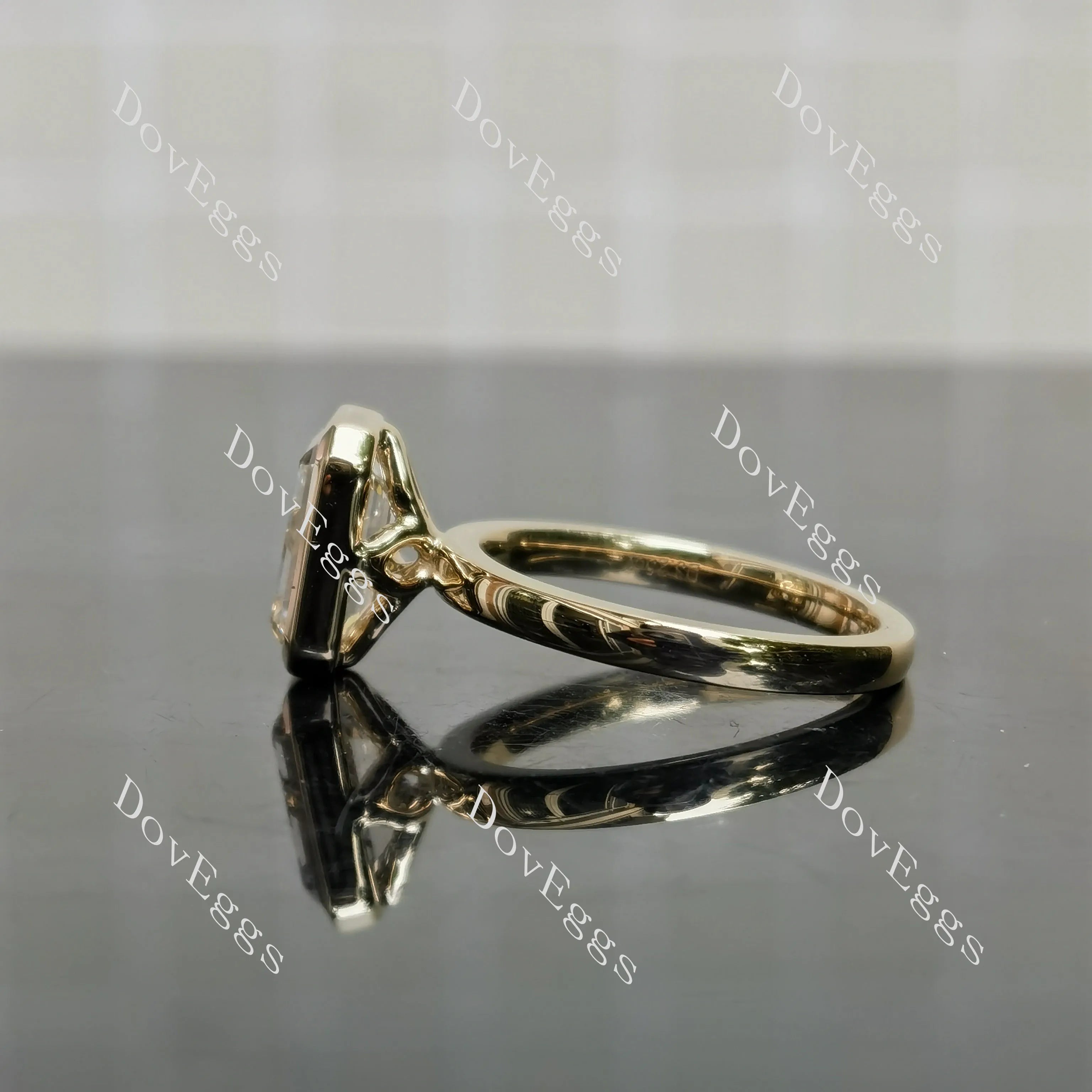 Doveggs Emerald Bezel Solitaire Lab Grown Diamond Engagement Ring