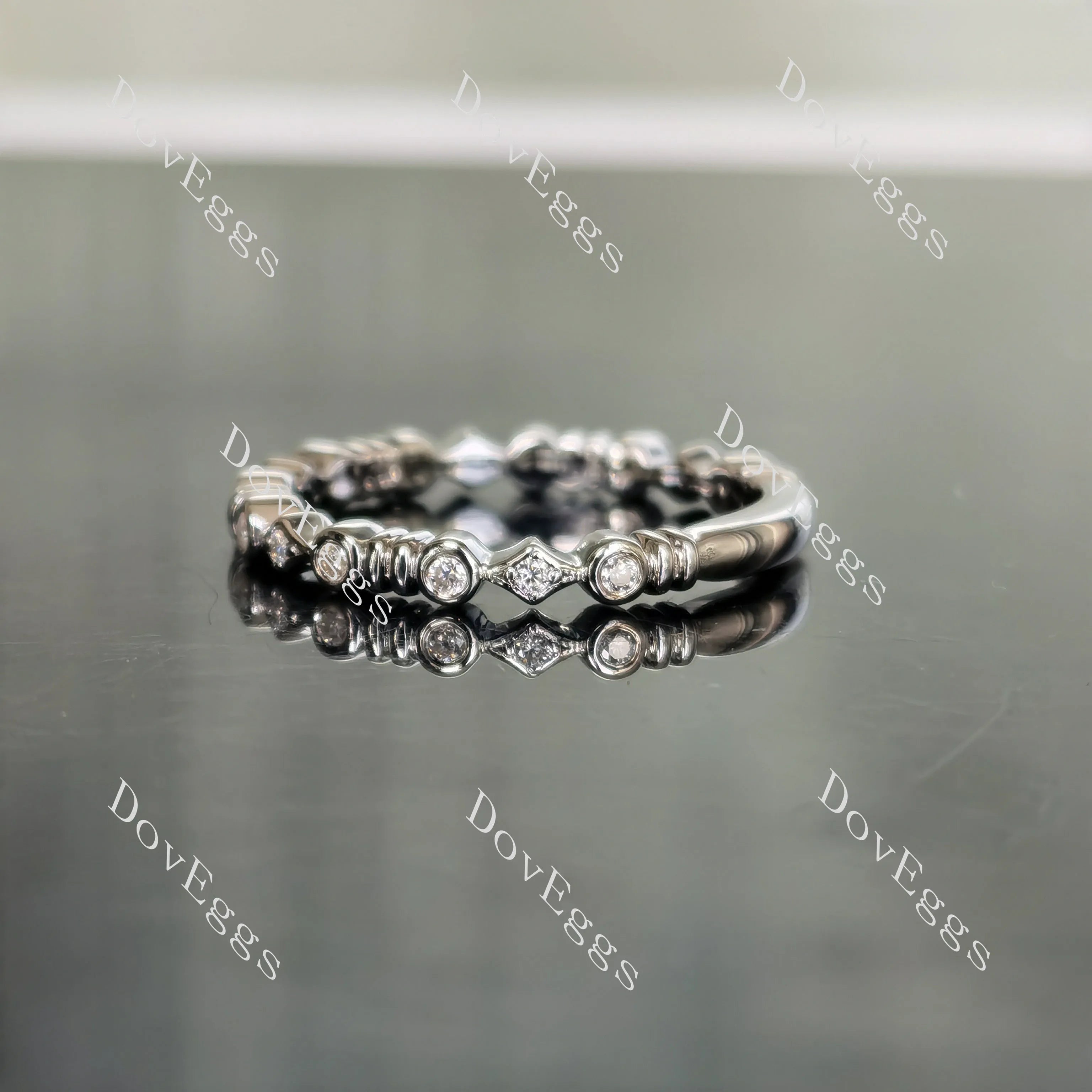 Doveggs round art deco bezel moissanite/lab grown diamond wedding band-2.0mm band width