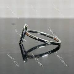 DovEggs heart shaped round moissanite/lab grown diamond wedding band