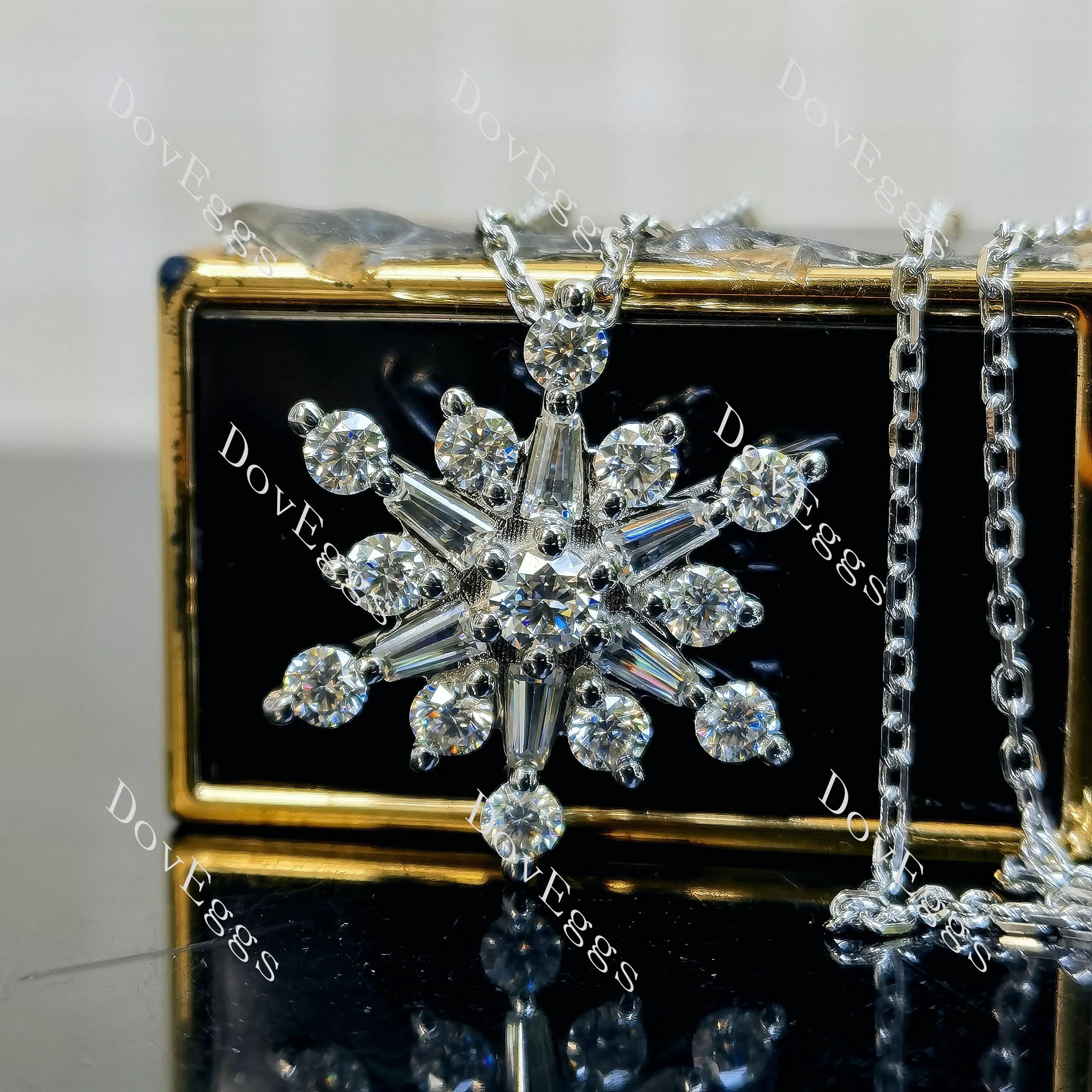 Doveggs round baguette snowflake moissanite/lad grown diamond pendant necklace(pendant only)