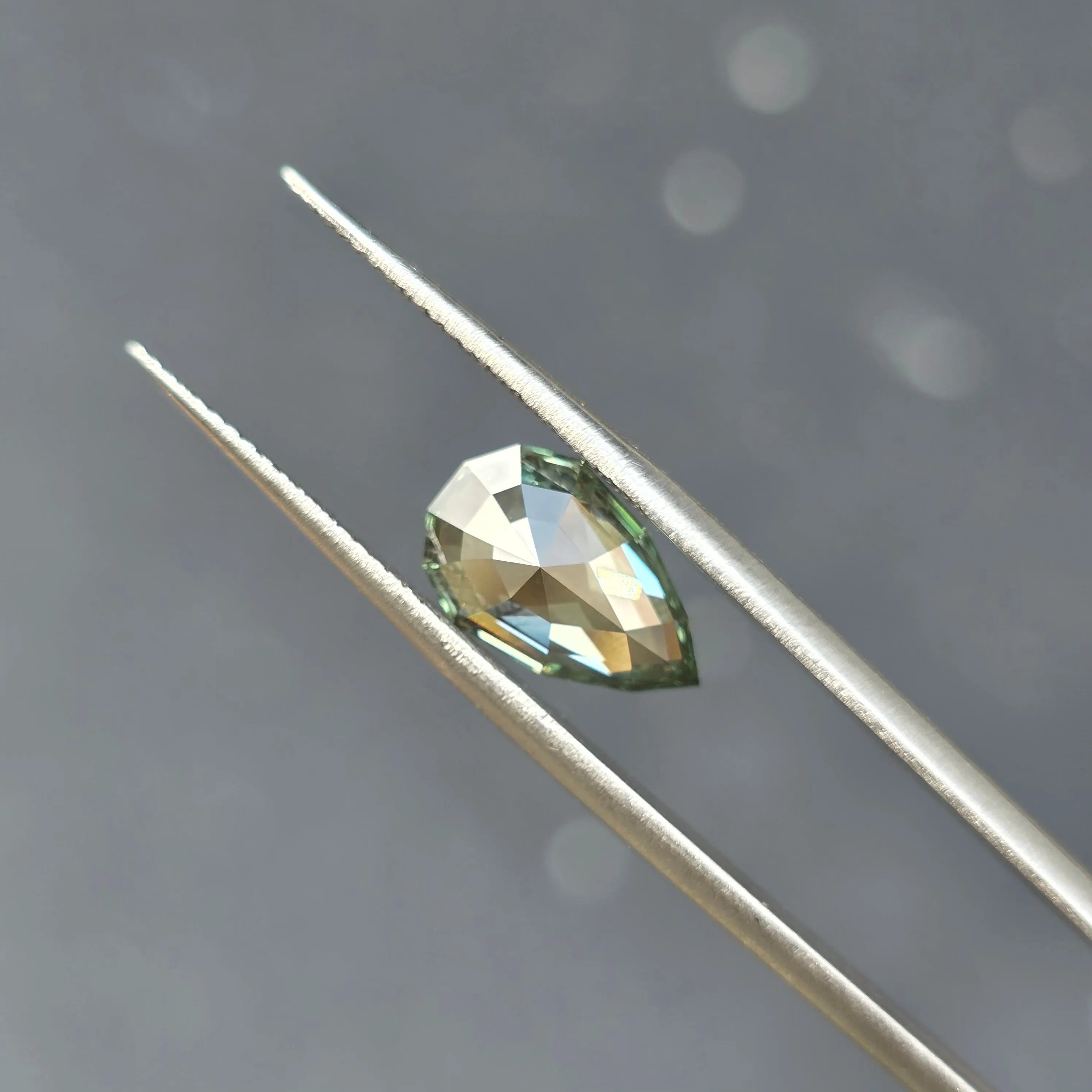 3.09ct Pear Modified Brilliant Cut Lab Diamond – Fancy Vivid Green Color VVS2 | Doveggs Certified