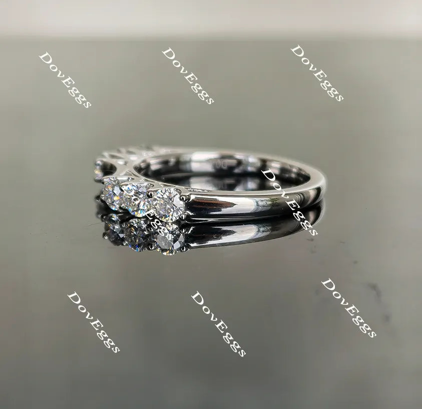 Doveggs round moissanite/lab grown diamond wedding band-1.7mm band width