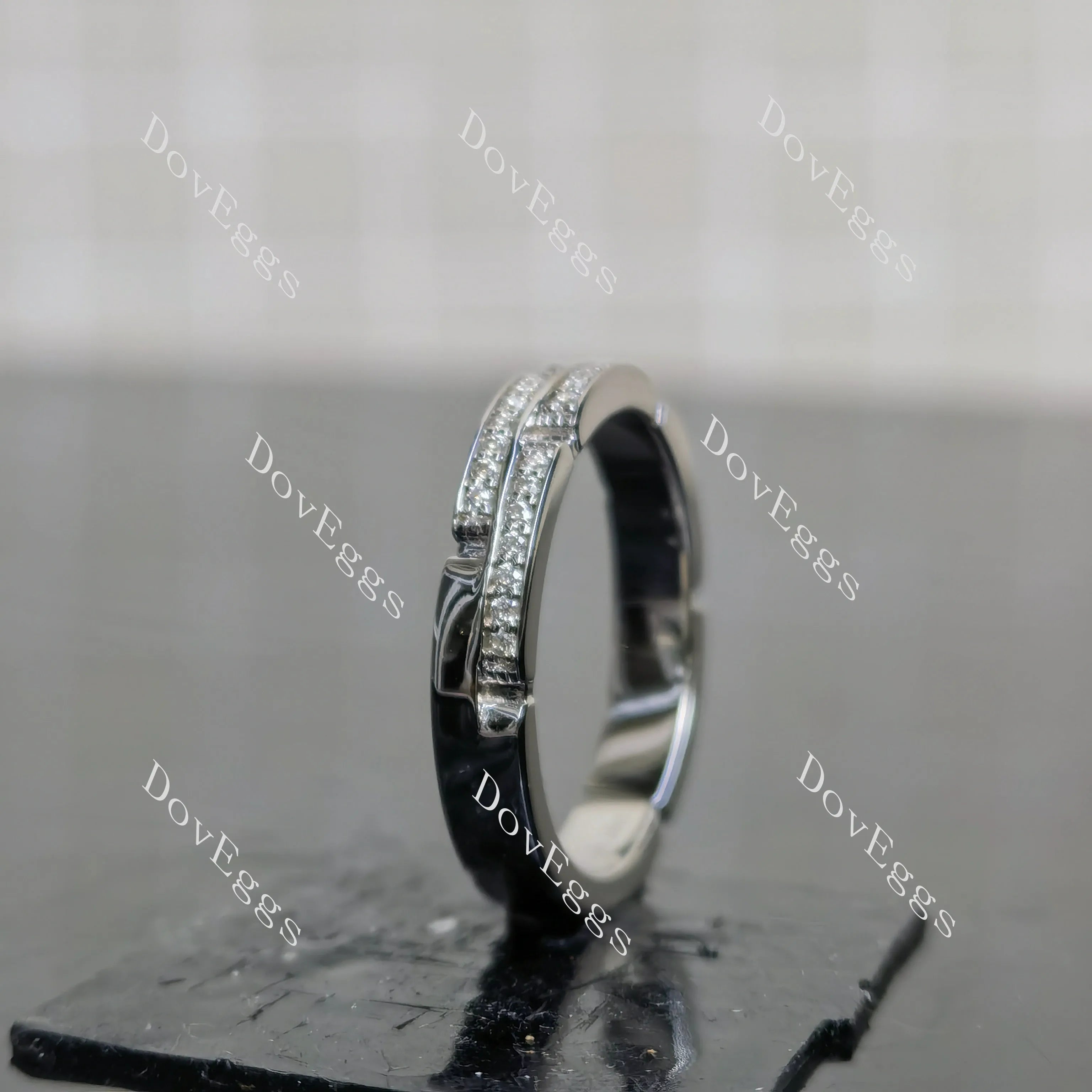 (size 6.5-6.75) Doveggs sterling silver round moissanite wedding band