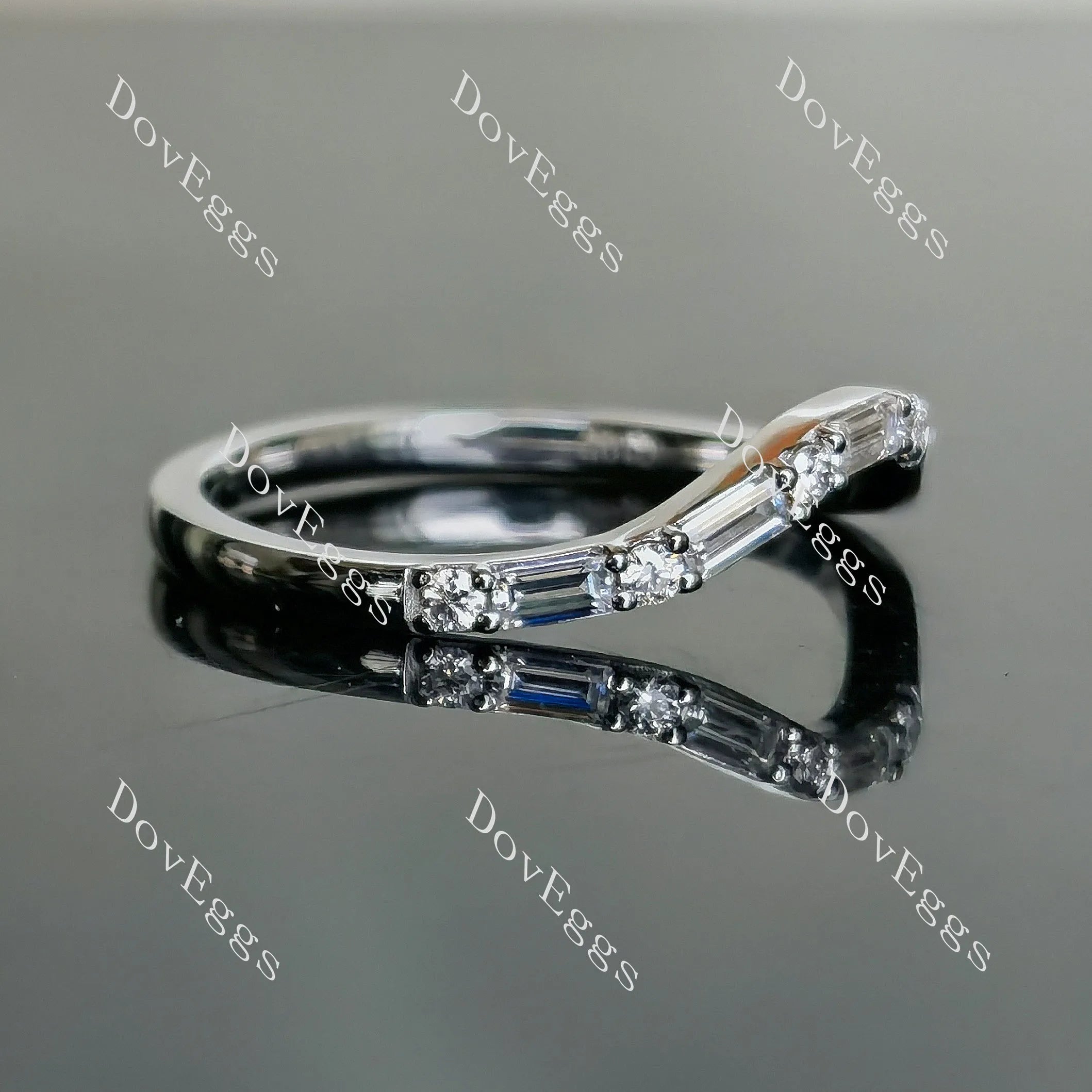 Doveggs baguette round moissanite/lab grown diamond wedding band-1.5mm band width