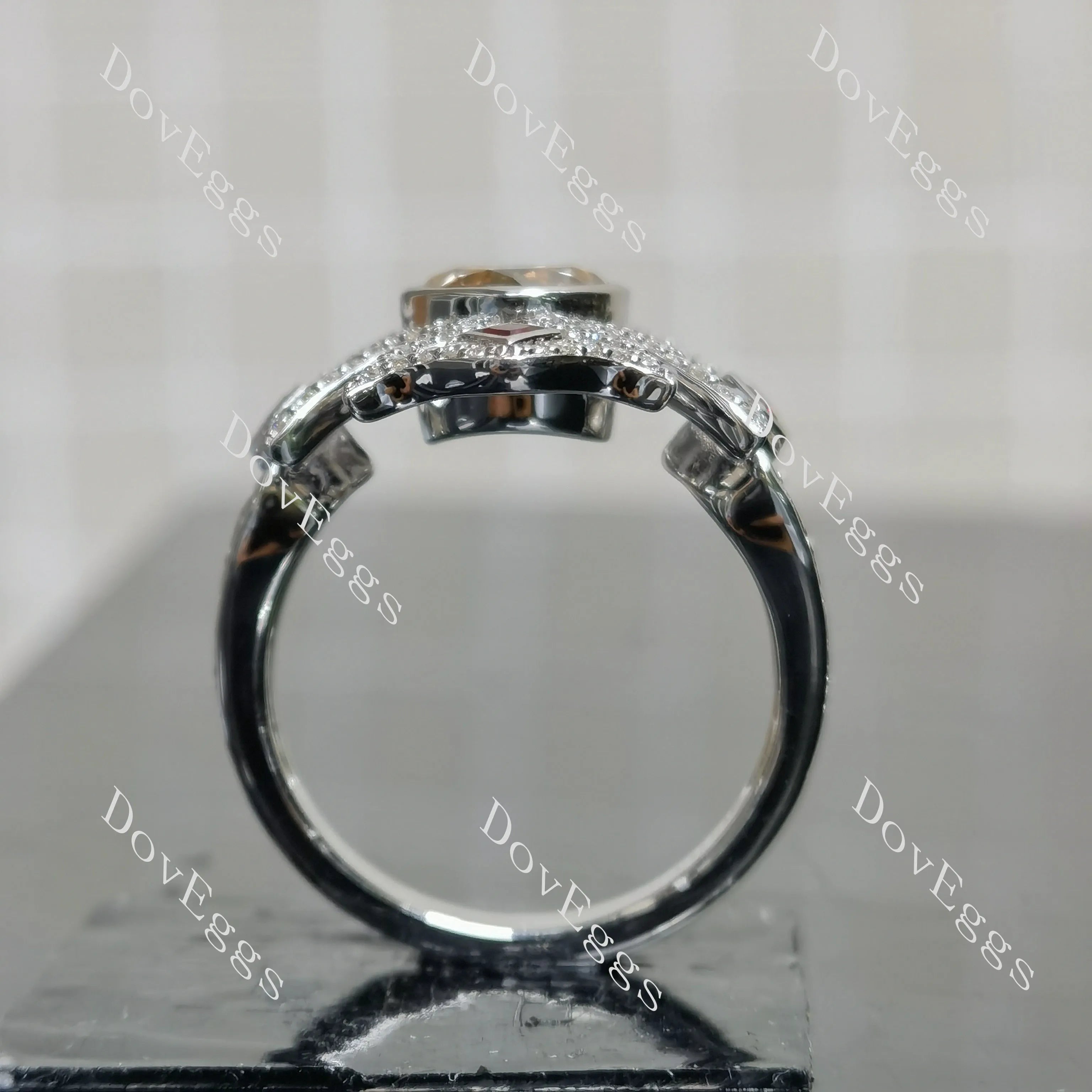 (size 5) Doveggs sterling silver 2ct Round champagne moissanite engagement ring