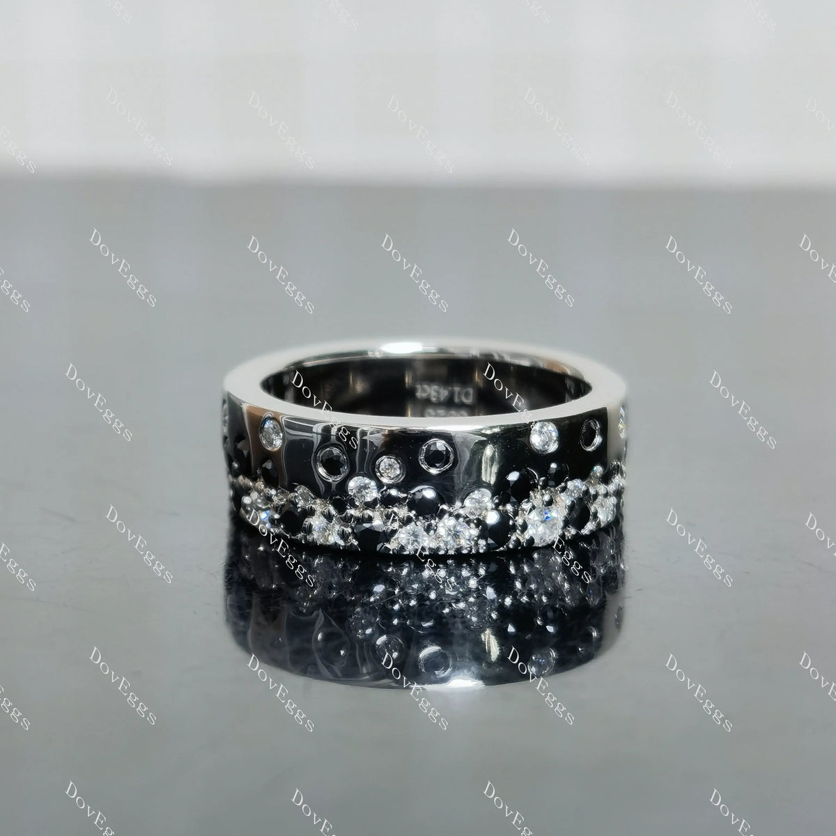 (size 5) Doveggs sterling silver 1.43cttw moissanite and black sapphire wedding band