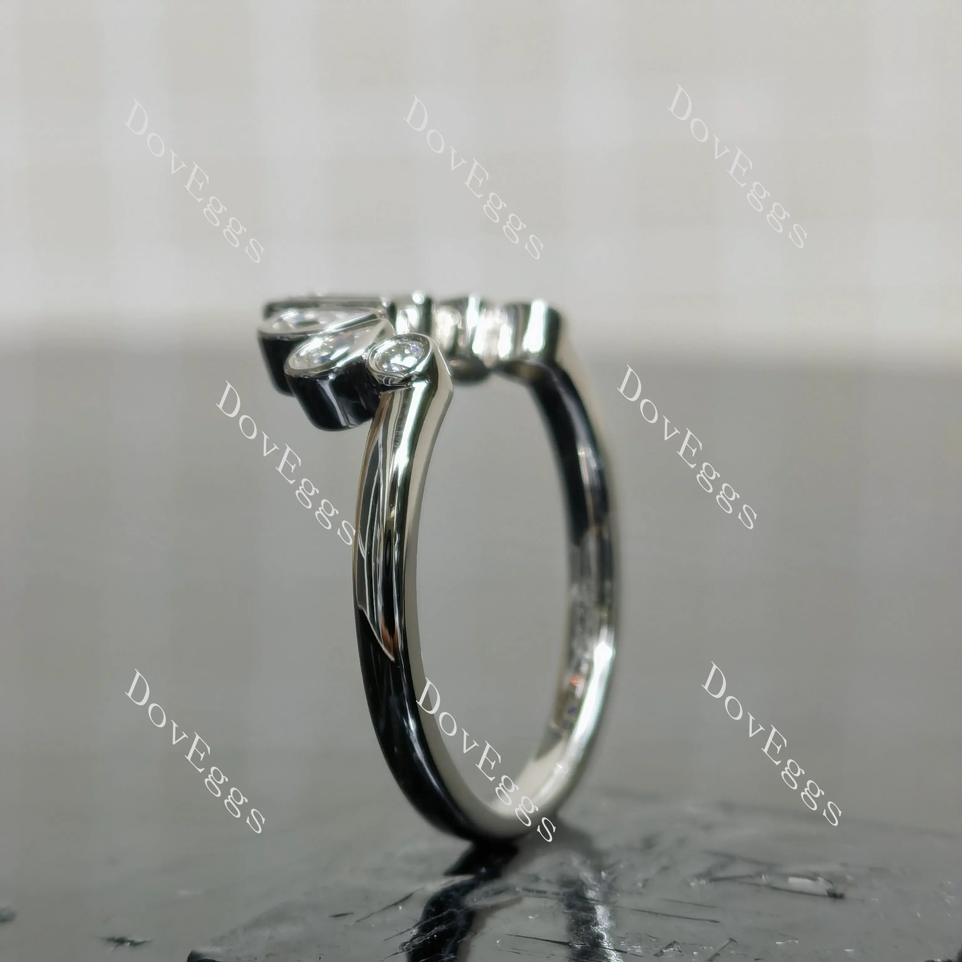 (size 9) Doveggs baguette pear round moissanite wedding band