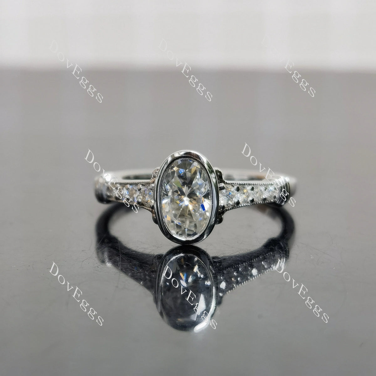 (size 8.5) Doveggs sterling silver 1ct oval moissanite engagement ring
