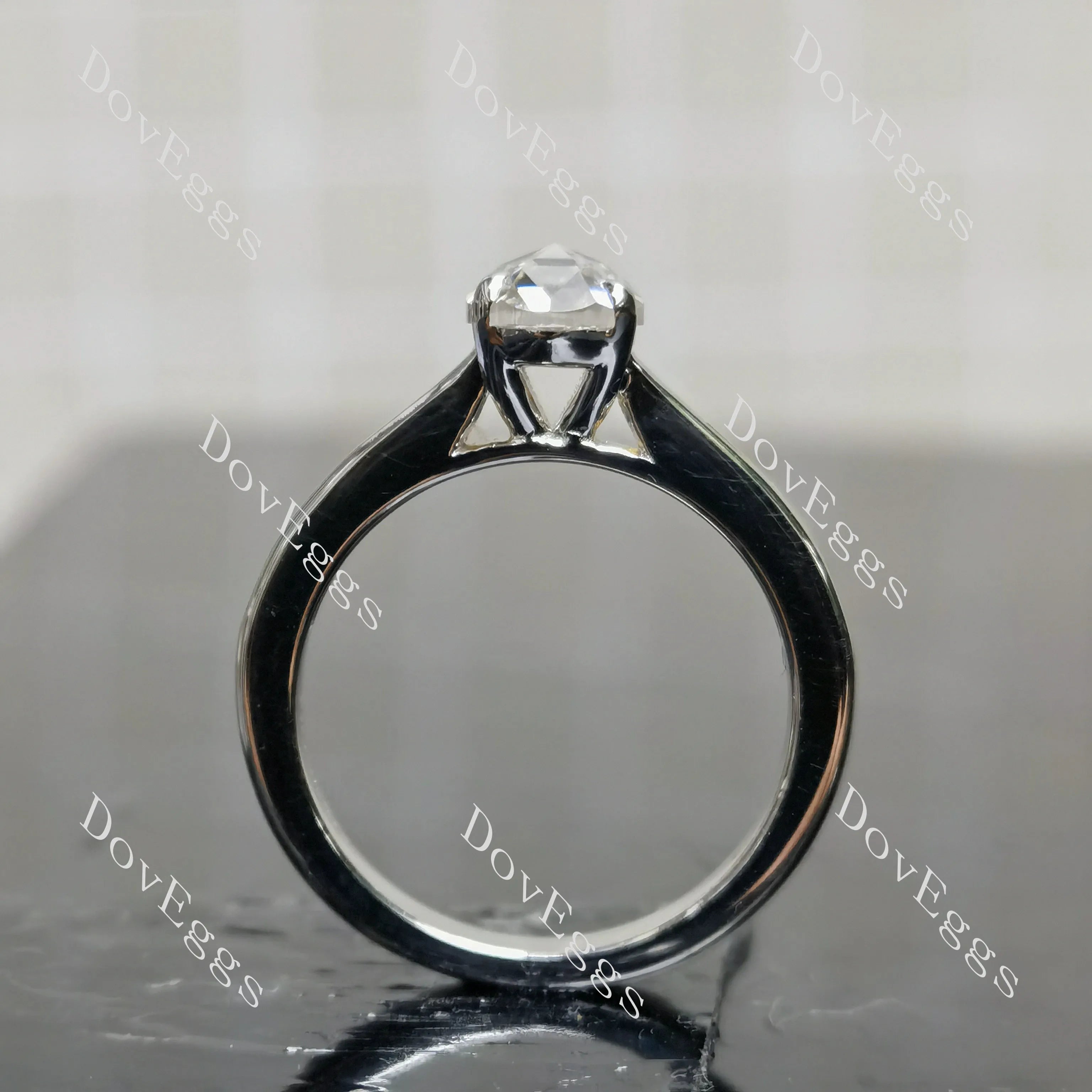 (size 6.5)Doveggs sterling silver 1.5ct Oval moissanite engagement ring