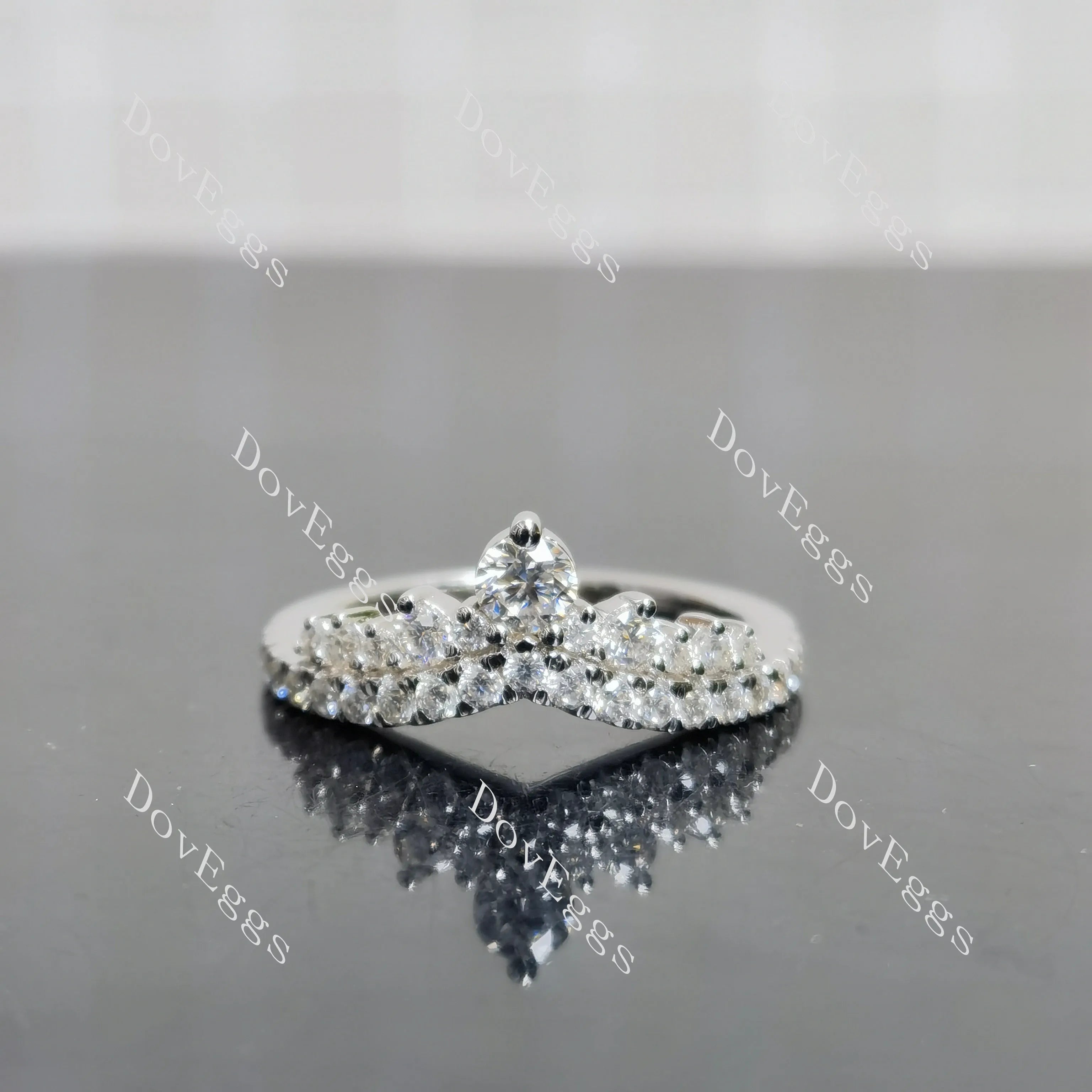 (size 5.5) Doveggs sterling silver round moissanite wedding band