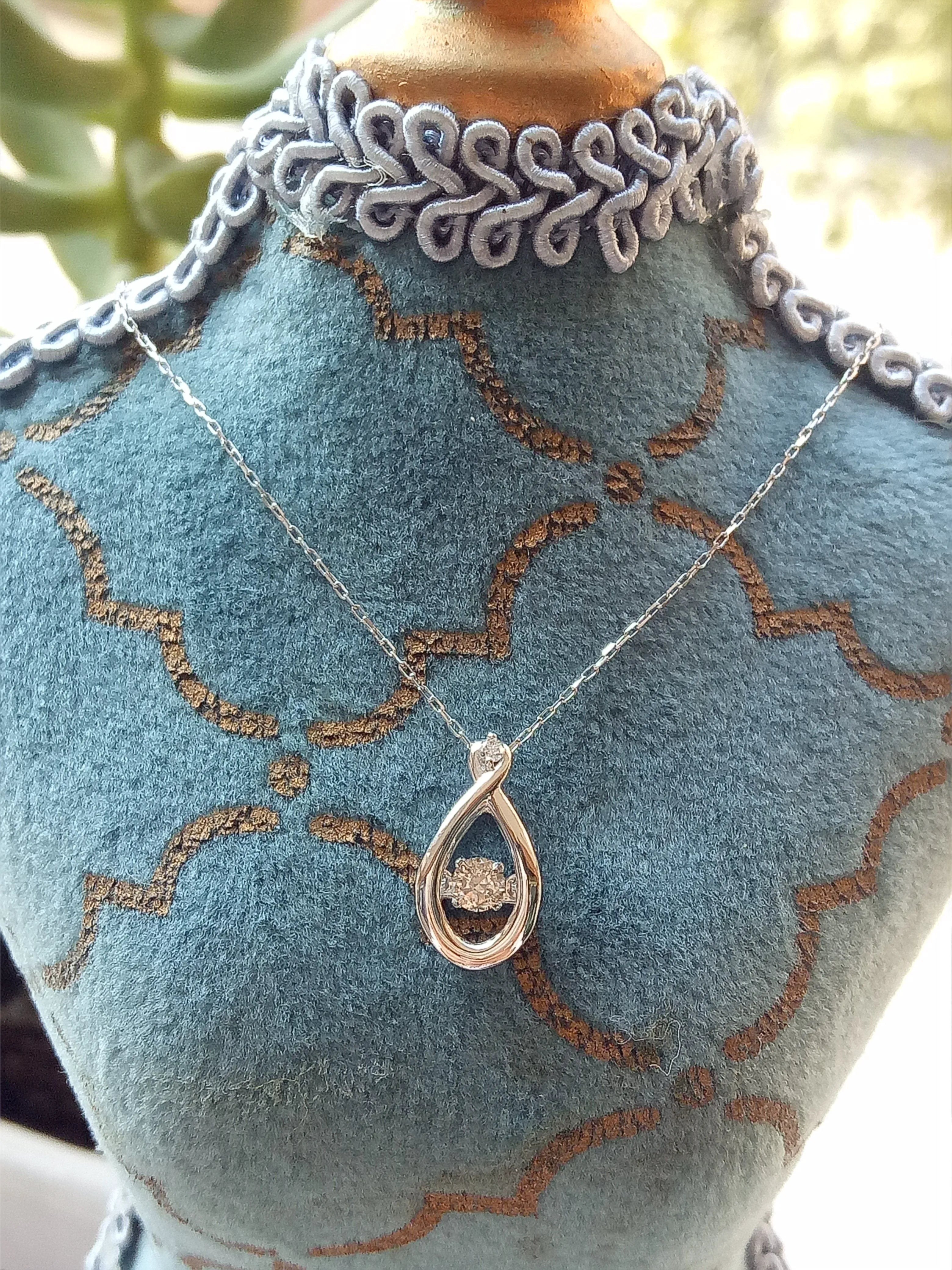 doveggs diamond 18k white gold center 0.08 carat diamond pendant necklace
