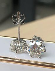 Doveggs flower shape round moissanite stud earrings for women