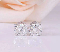 Doveggs solitaire oval moissanite stud earring for women