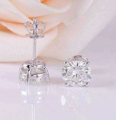 Doveggs solitaire oval moissanite stud earring for women