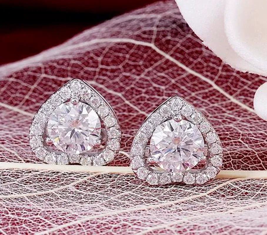 Doveggs round heart shape moissanite studs earrings for women