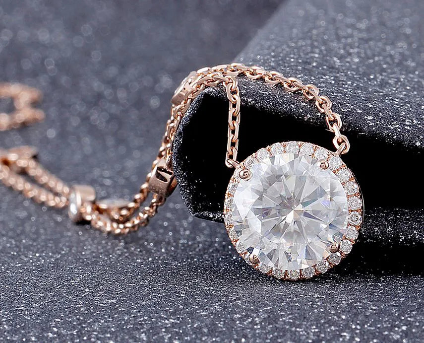 Doveggs round halo moissanite pendant necklace for women