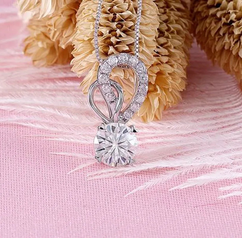 Doveggs round moissanite pendant necklace with accents (pendant only)
