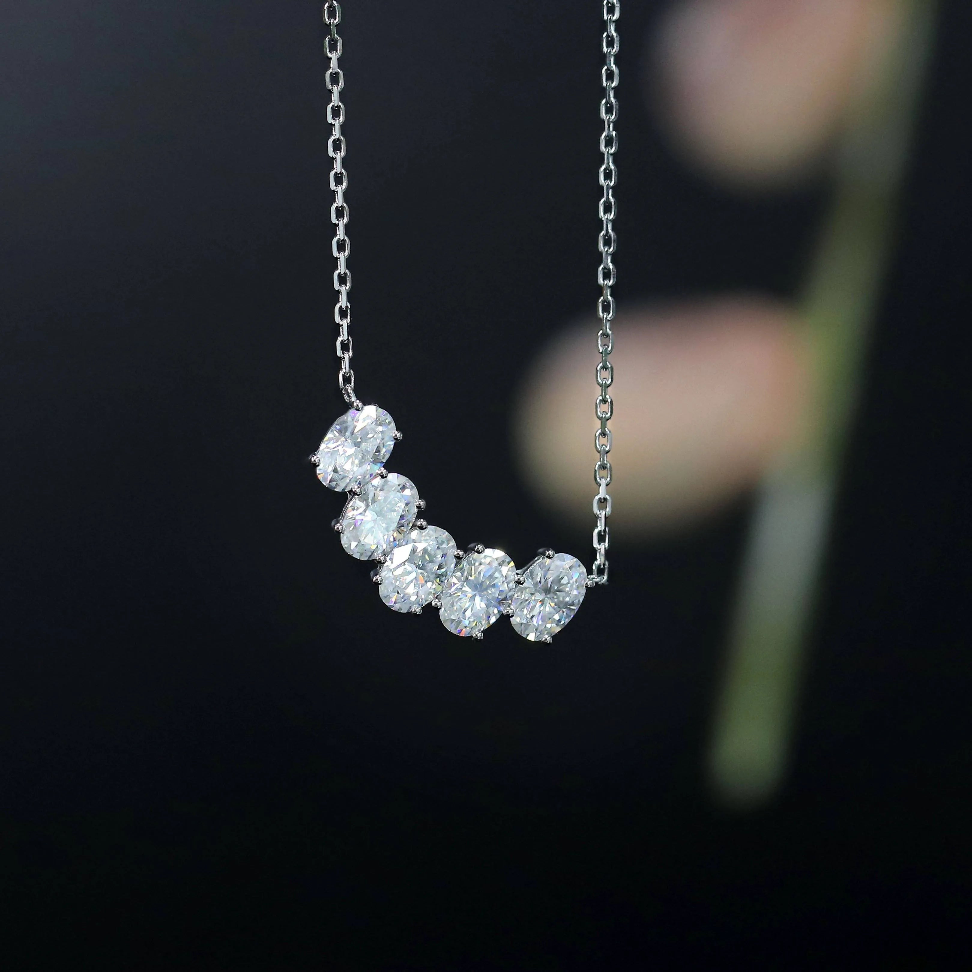 Doveggs 2.5 carat oval cut five stone moissanite pendant necklace for women
