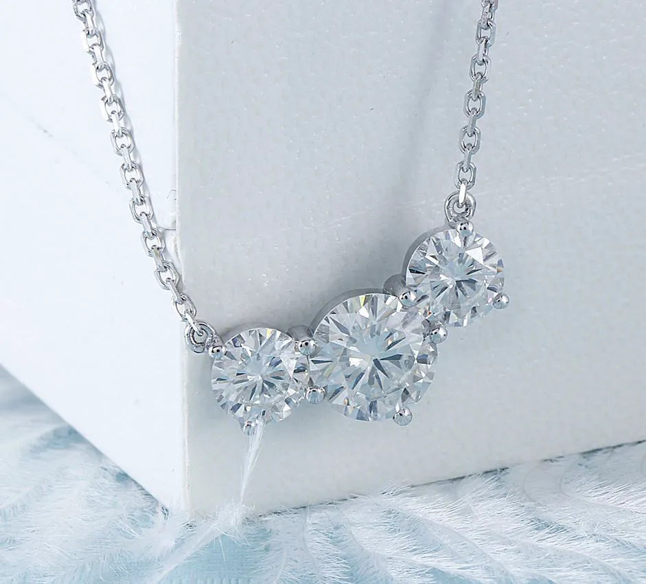 Doveggs 2 carat three stone moissanite pendant necklace for women