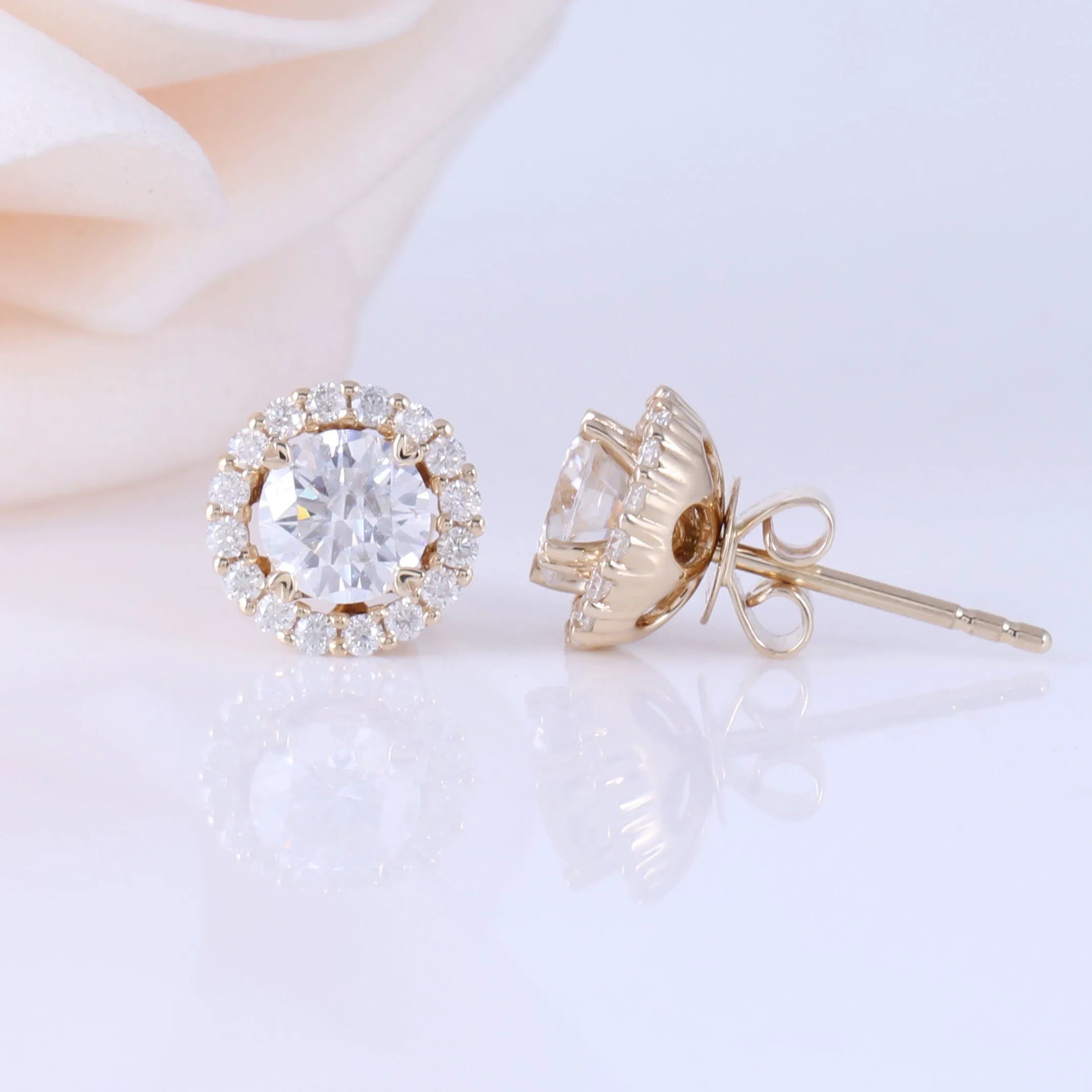 Doveggs jacket round moissanite stud earrings for women
