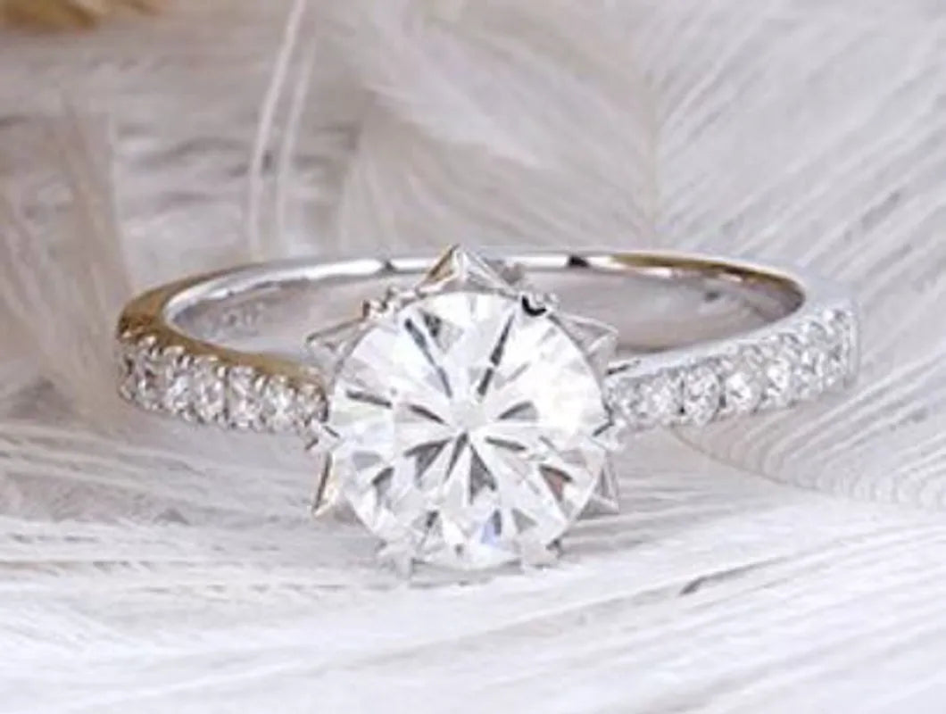 doveggs round 0.8 carat 18k white gold EF color moissanite engagement ring
