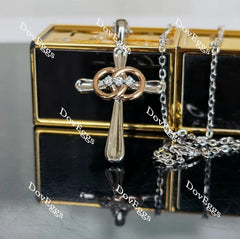 Doveggs the cross moissanite pendant necklace (pendant only)