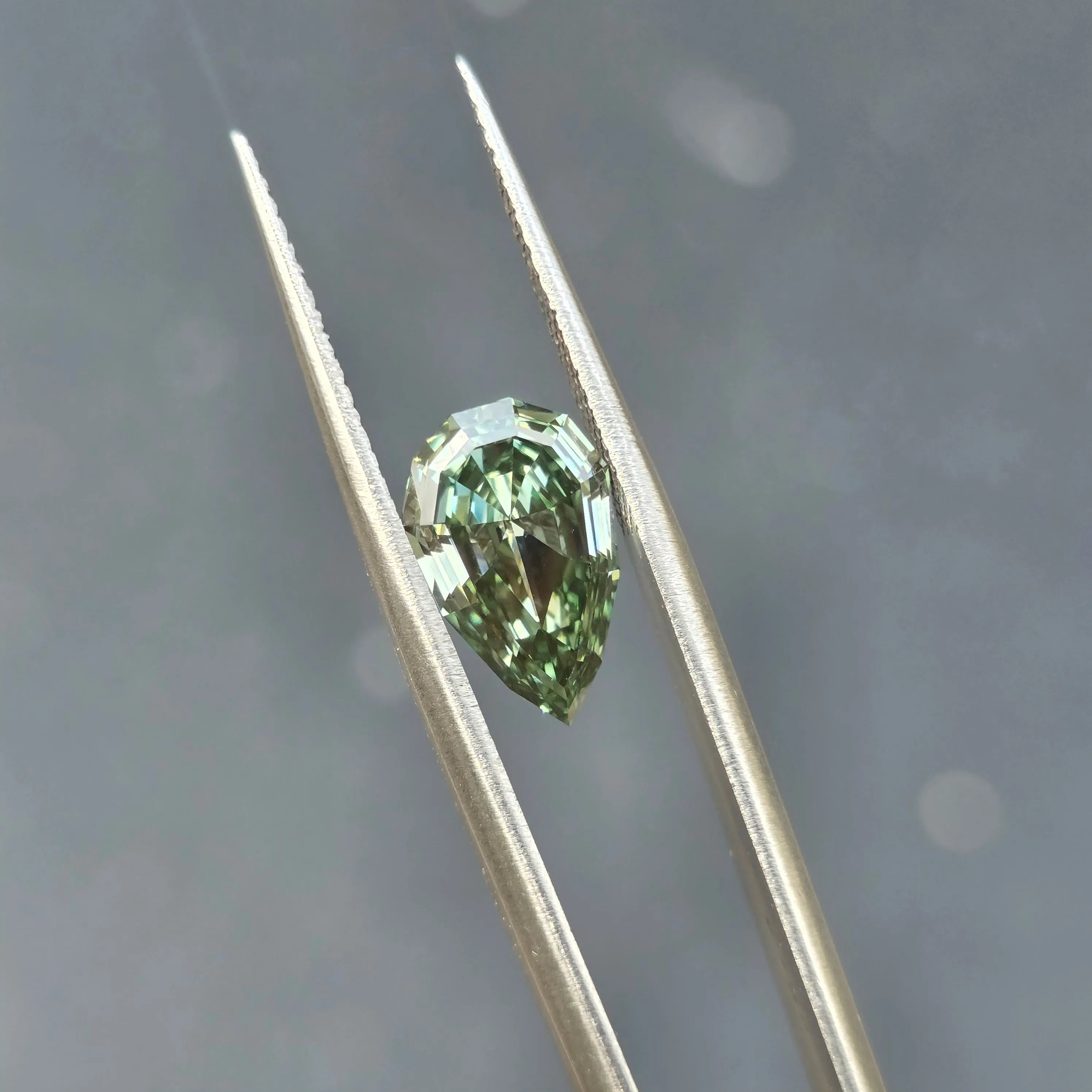 3.09ct Pear Modified Brilliant Cut Lab Diamond – Fancy Vivid Green Color VVS2 | Doveggs Certified