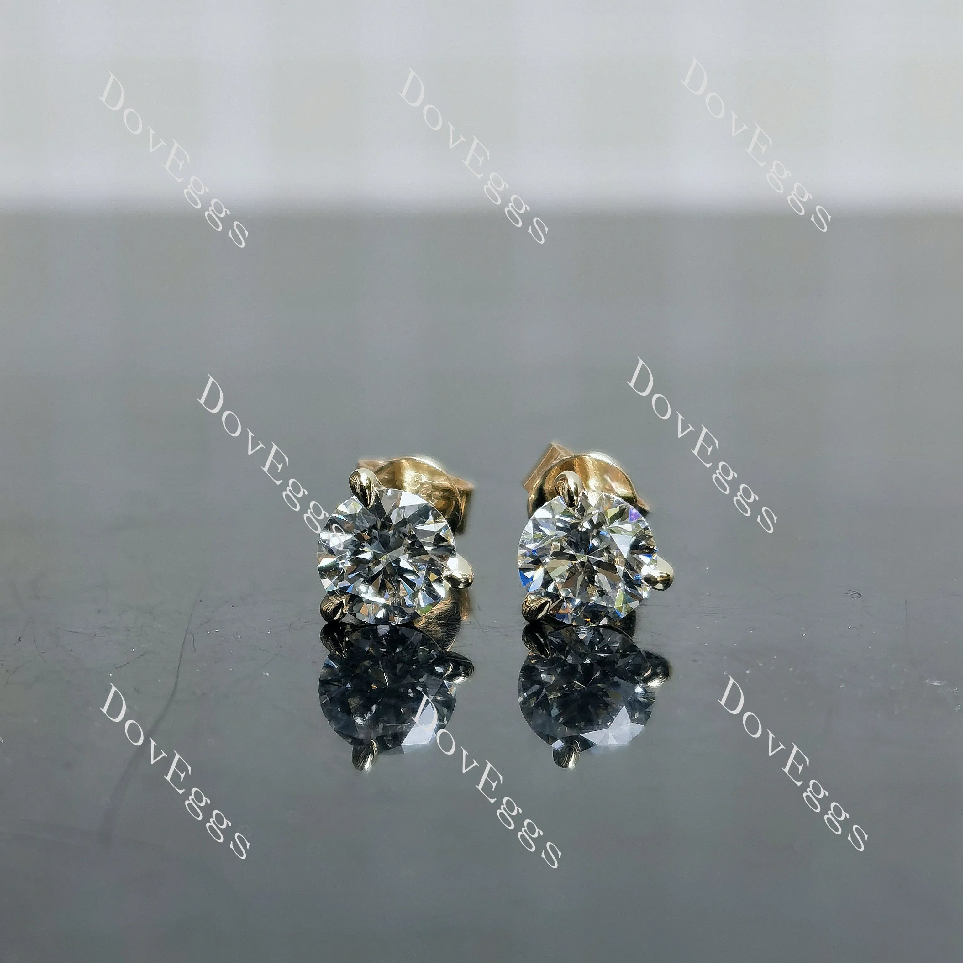 Doveggs Round Pave Lab Grown Diamond Earrings