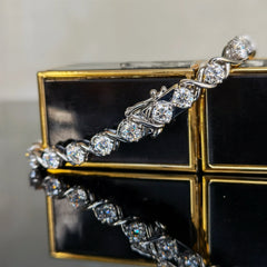 Doveggs round pave moissanite bracelet