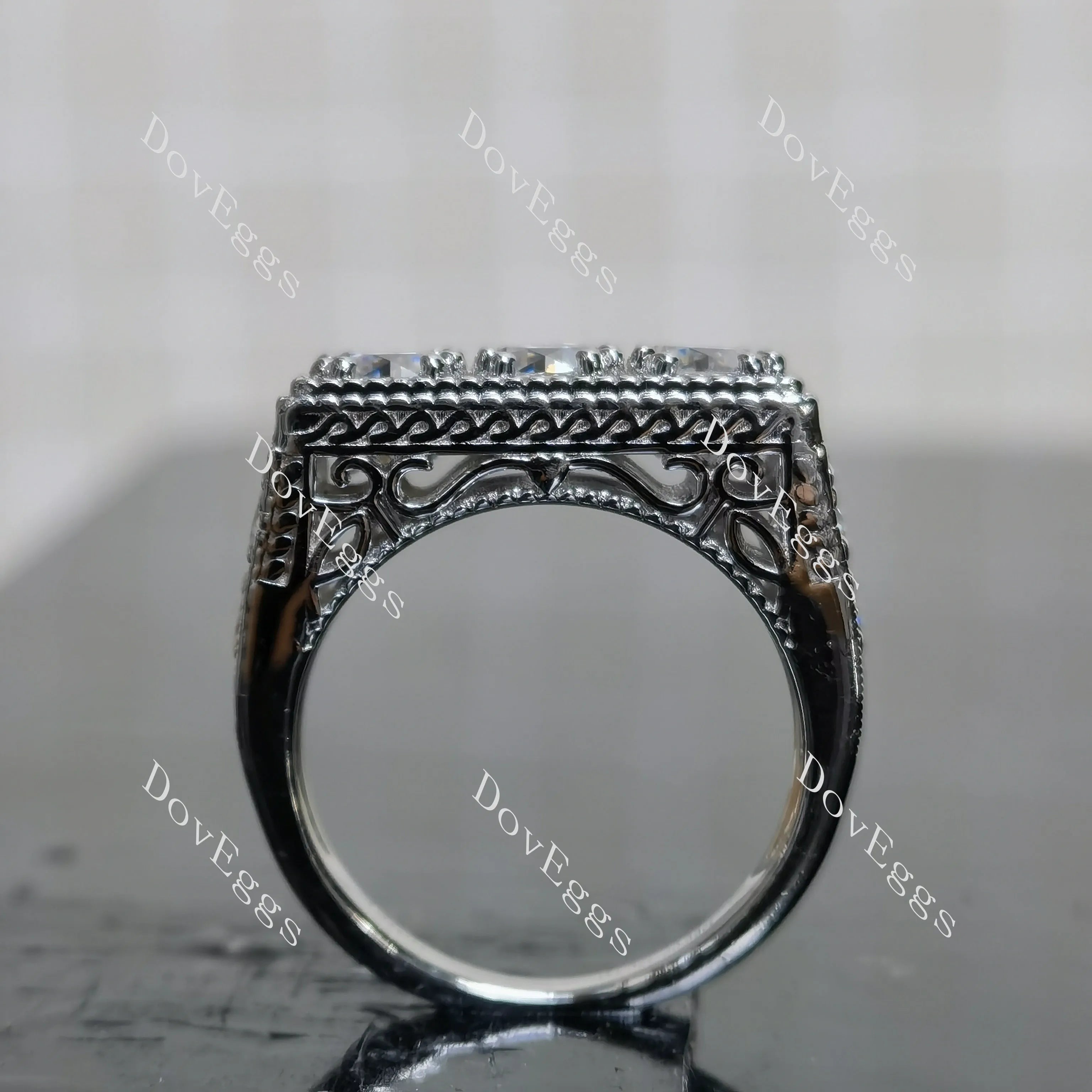 (size 6.5) Doveggs sterling silver round three stones moissanite ring