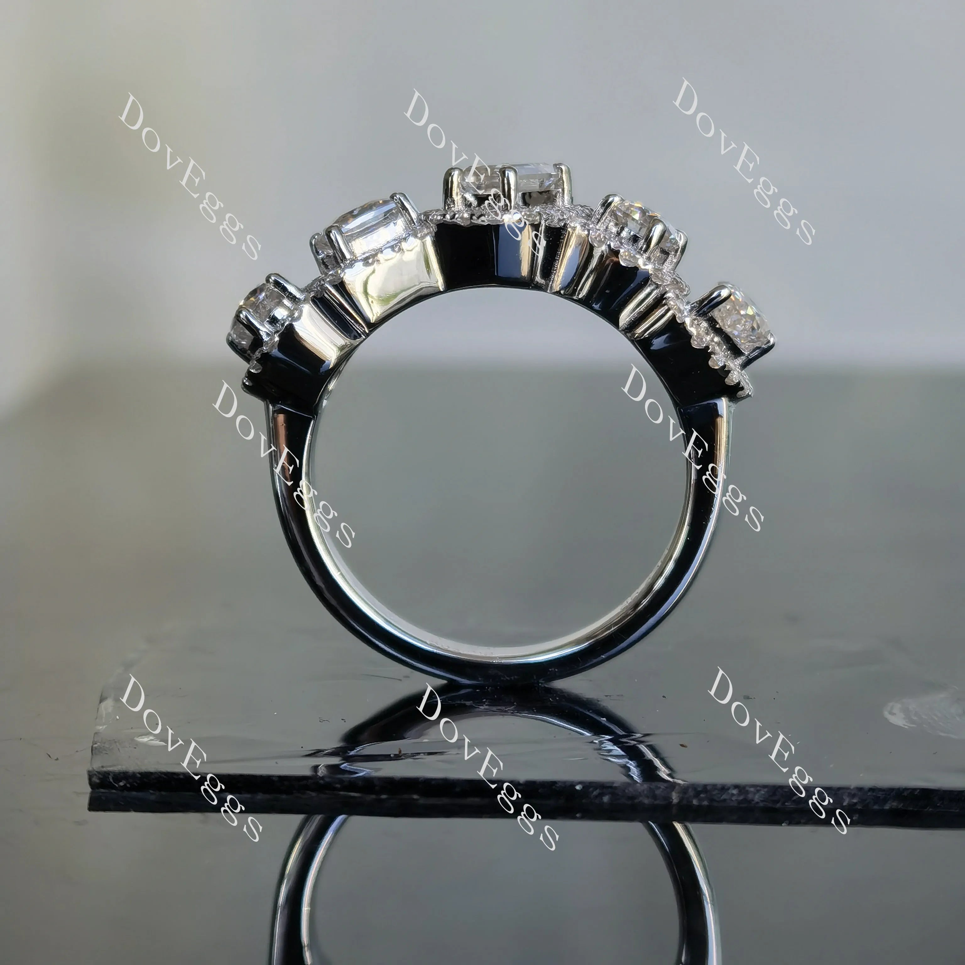 Doveggs oval/princess/emerald/round/pear stones moissanite/lab grown diamond wedding band-2.4mm band width