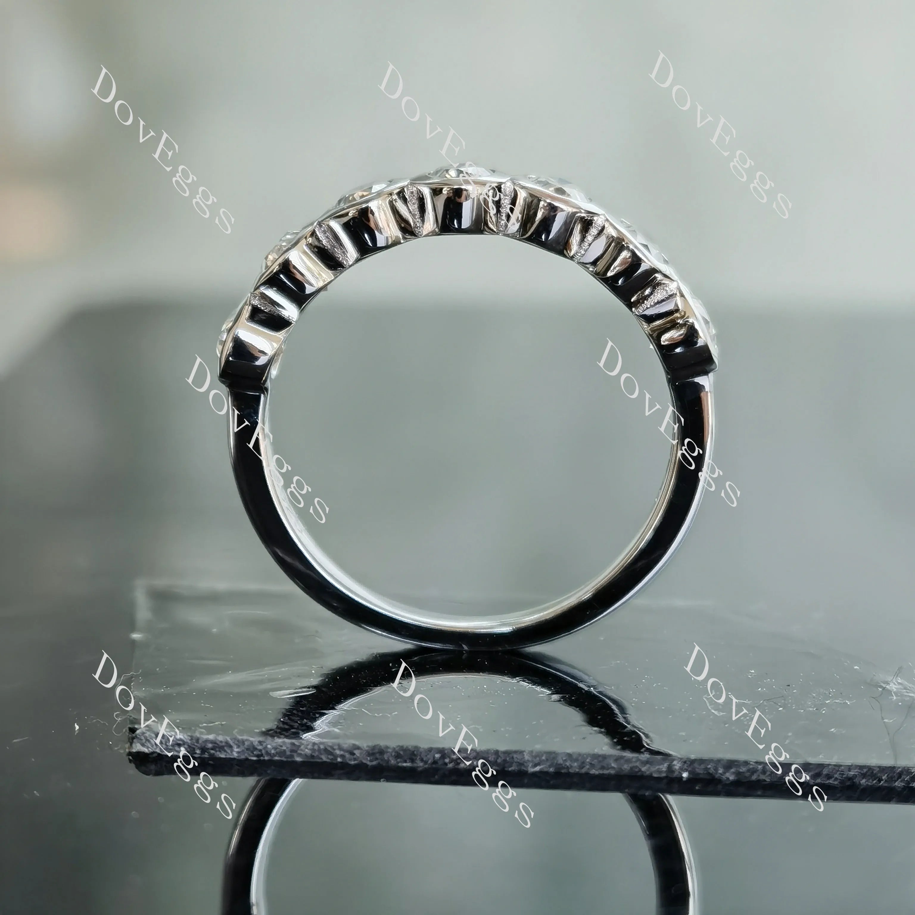 Doveggs oval seven stones bezel moissanite/lab grown diamond wedding band-2.5mm band width