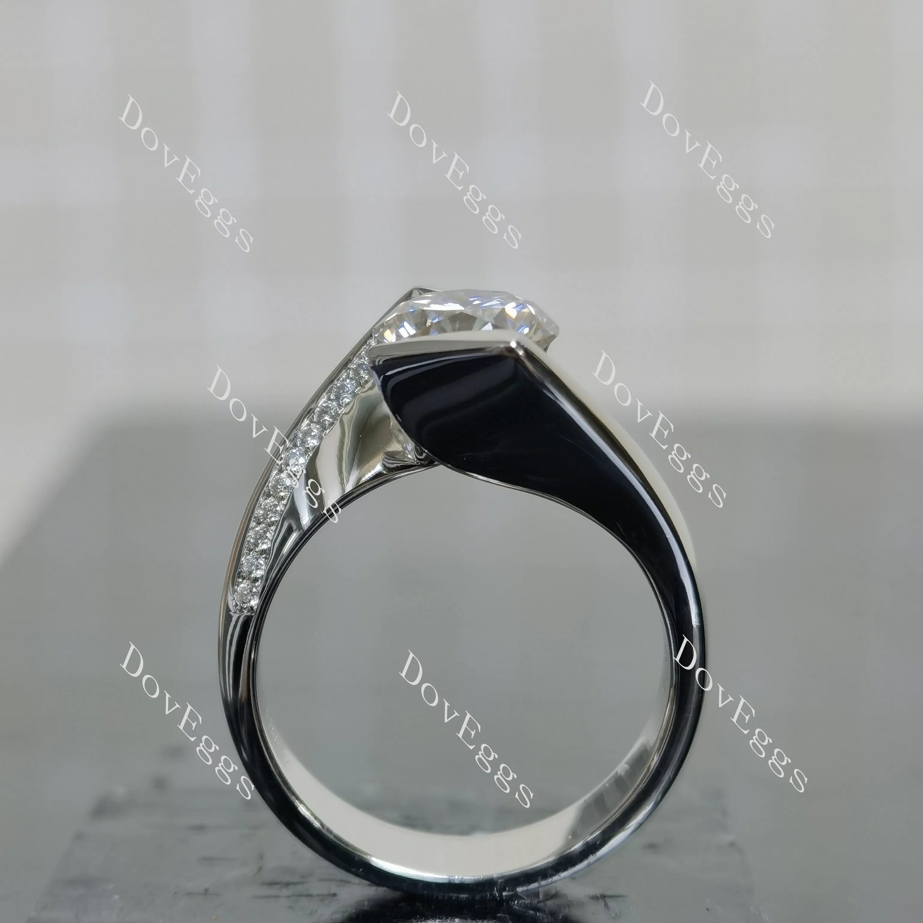 (size 6.25-6.5) Doveggs sterling silver 1.5ct round moissanite engagement ring