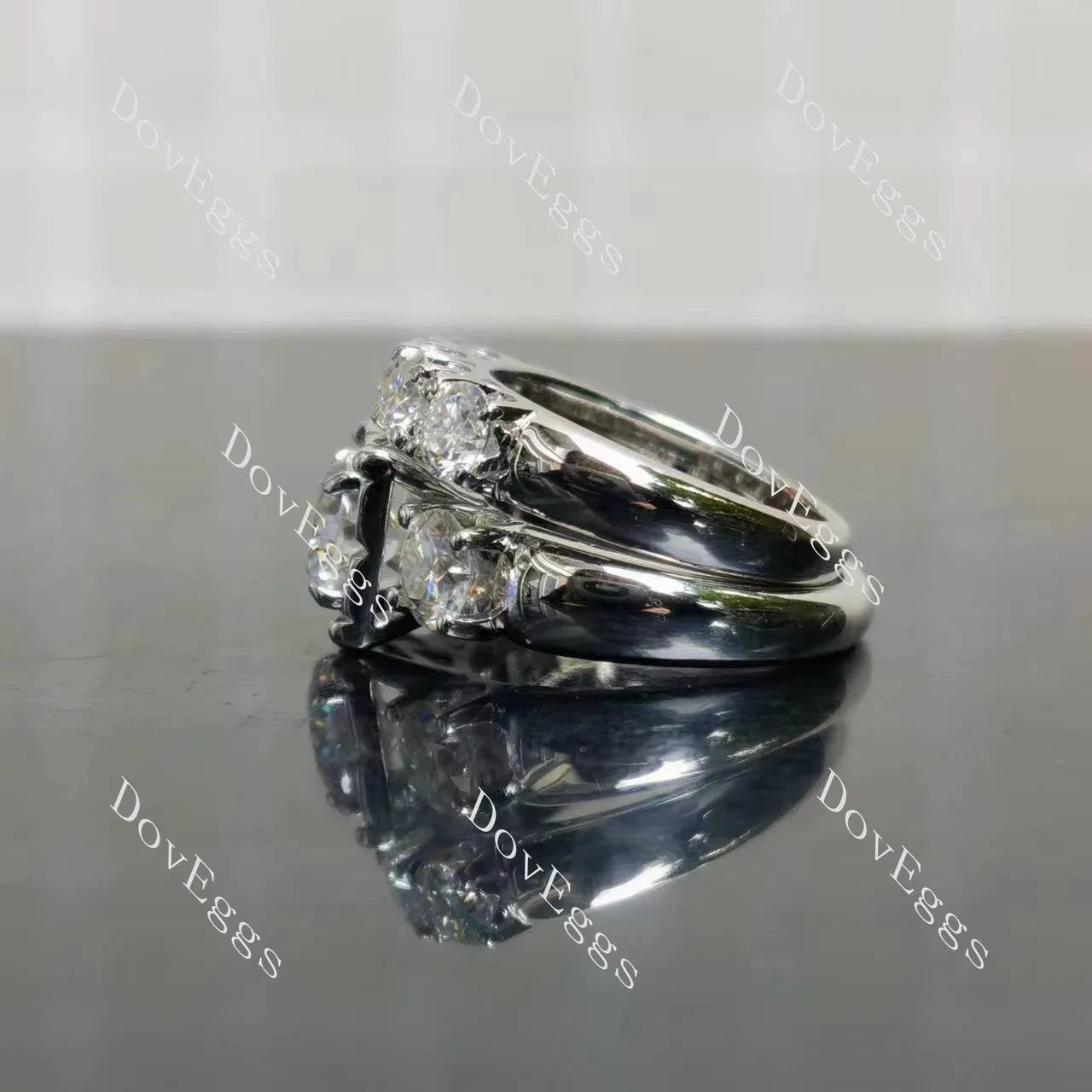 (size 4.25) Doveggs sterling silver 1ct round moissanite bridal set(2rings)