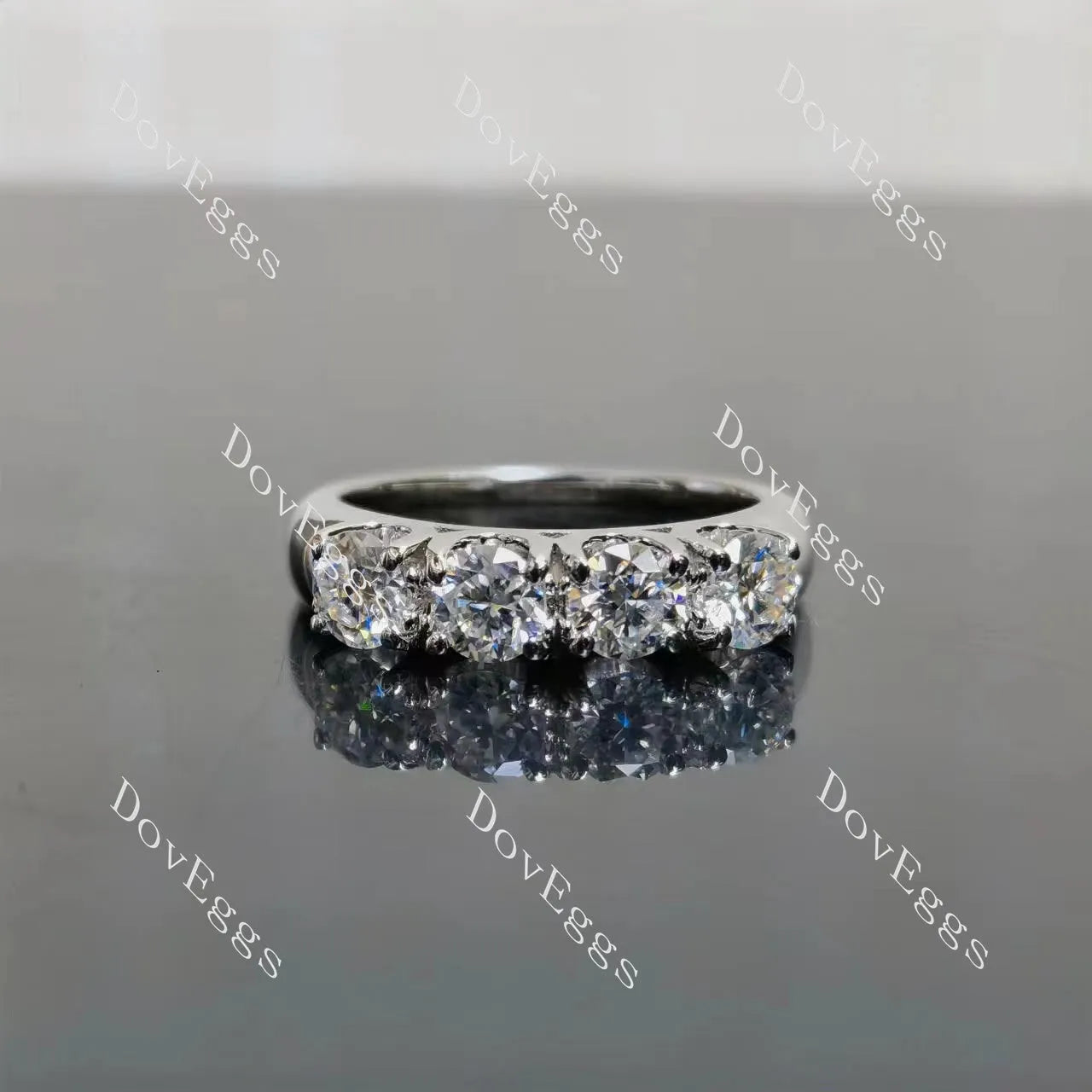 (size 4.25) Doveggs sterling silver 1ct round moissanite bridal set(2rings)