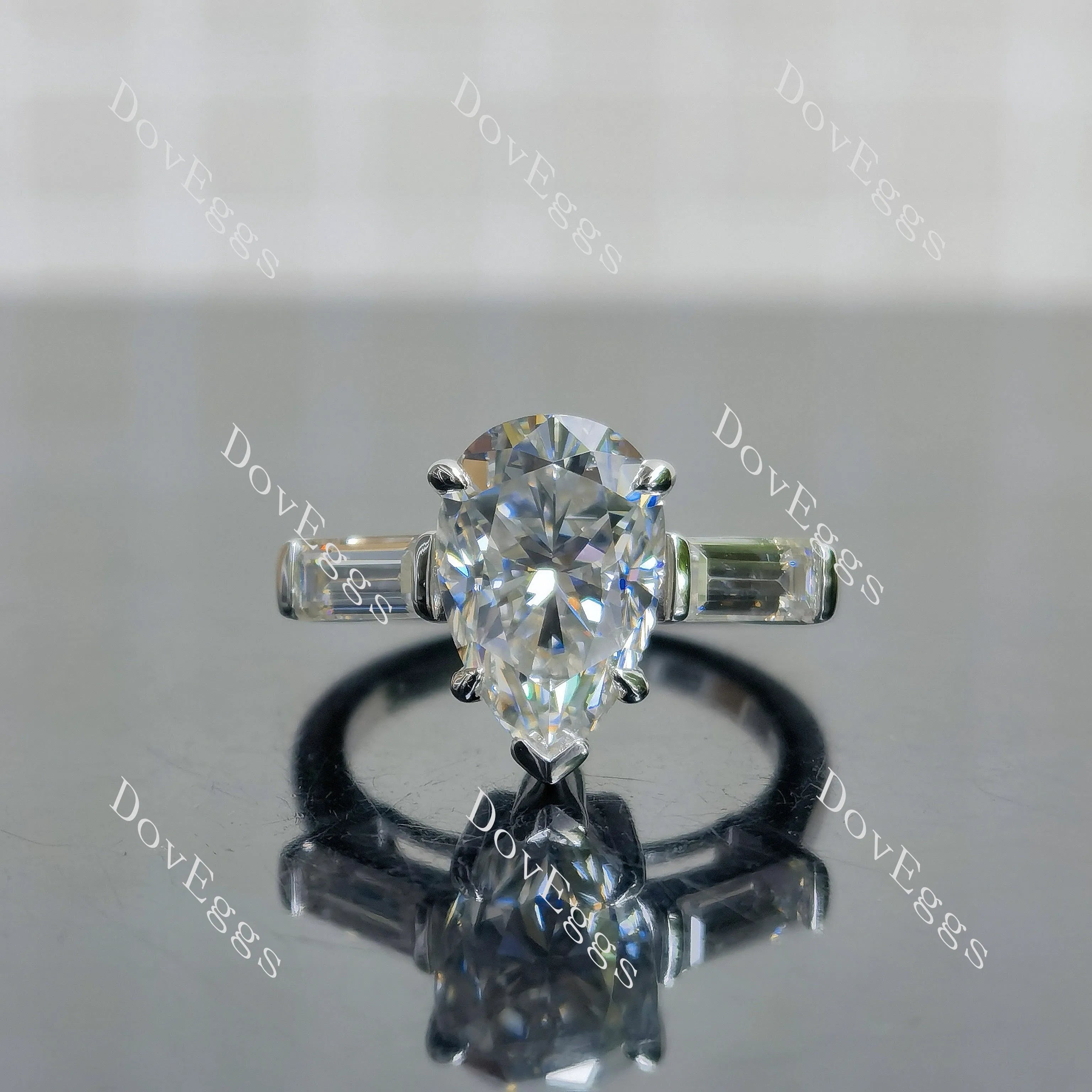 (size 6.25) Doveggs sterling silver 5ct pear moissanite ring
