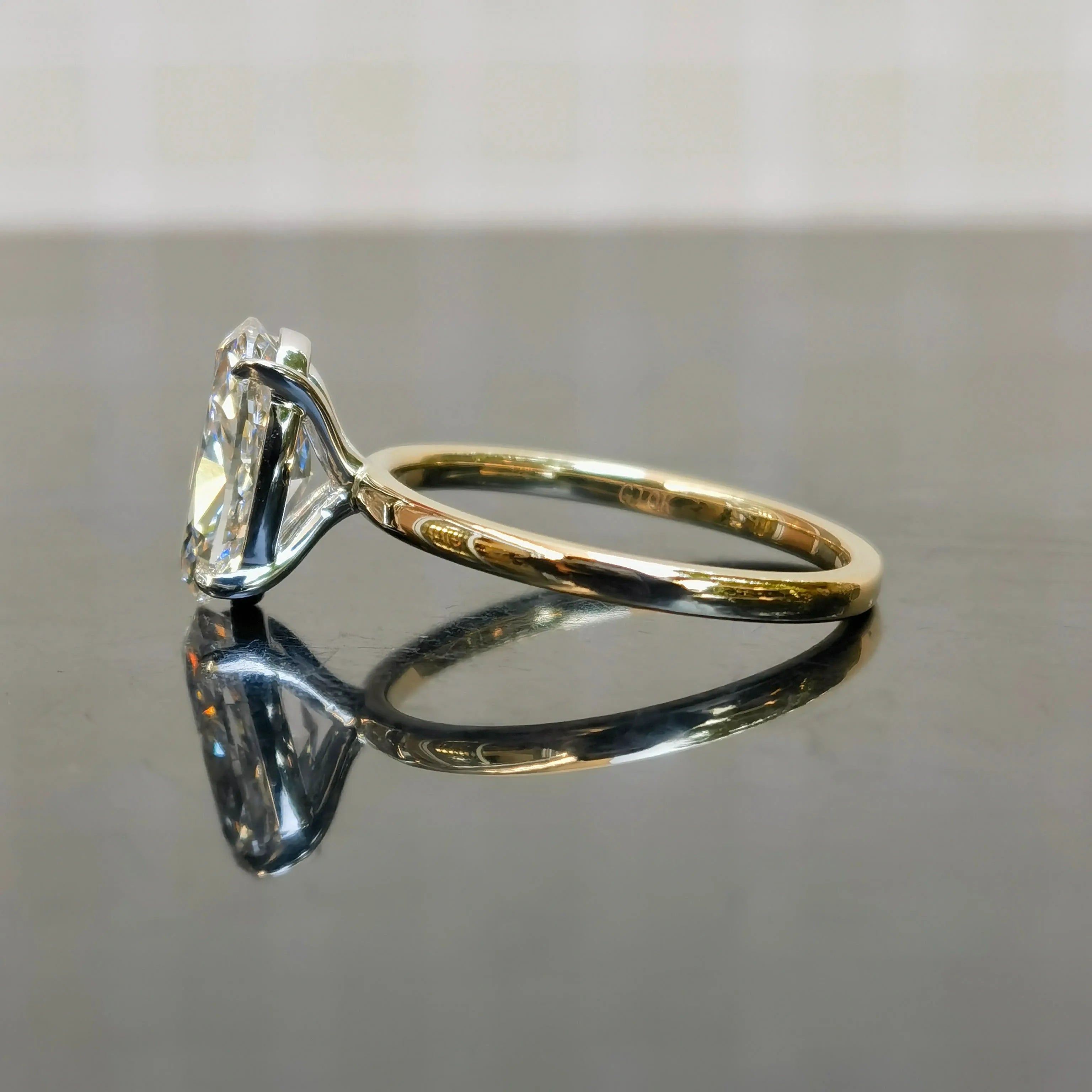 Semi mount for 2.75ct oval Stone