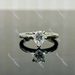 (size 5) Doveggs sterling silver 1ct pear moissanite engagement ring
