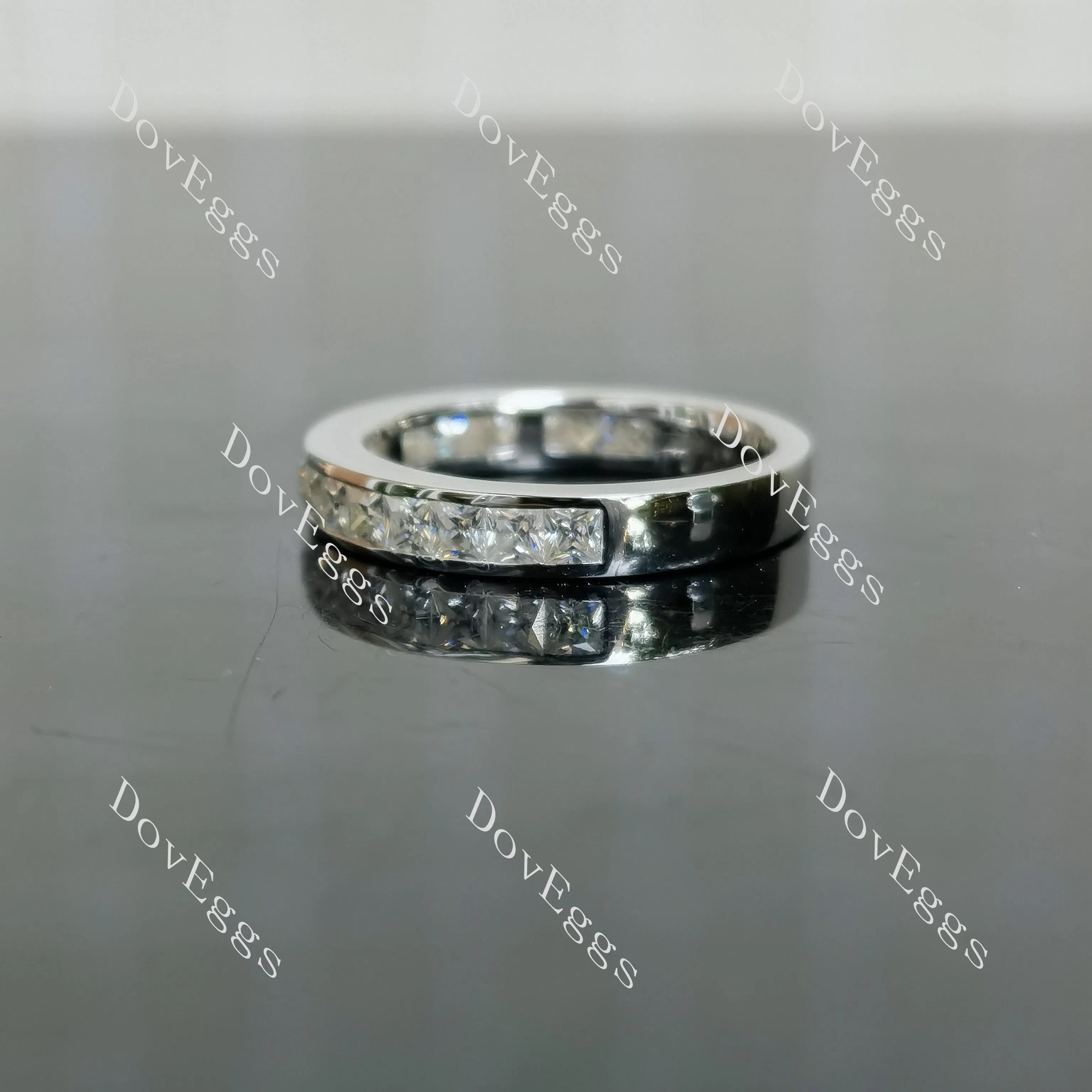 (size 3.5) Doveggs sterling silver princess moissanite wedding band
